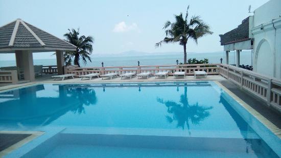 golden beach hotel pattaya review